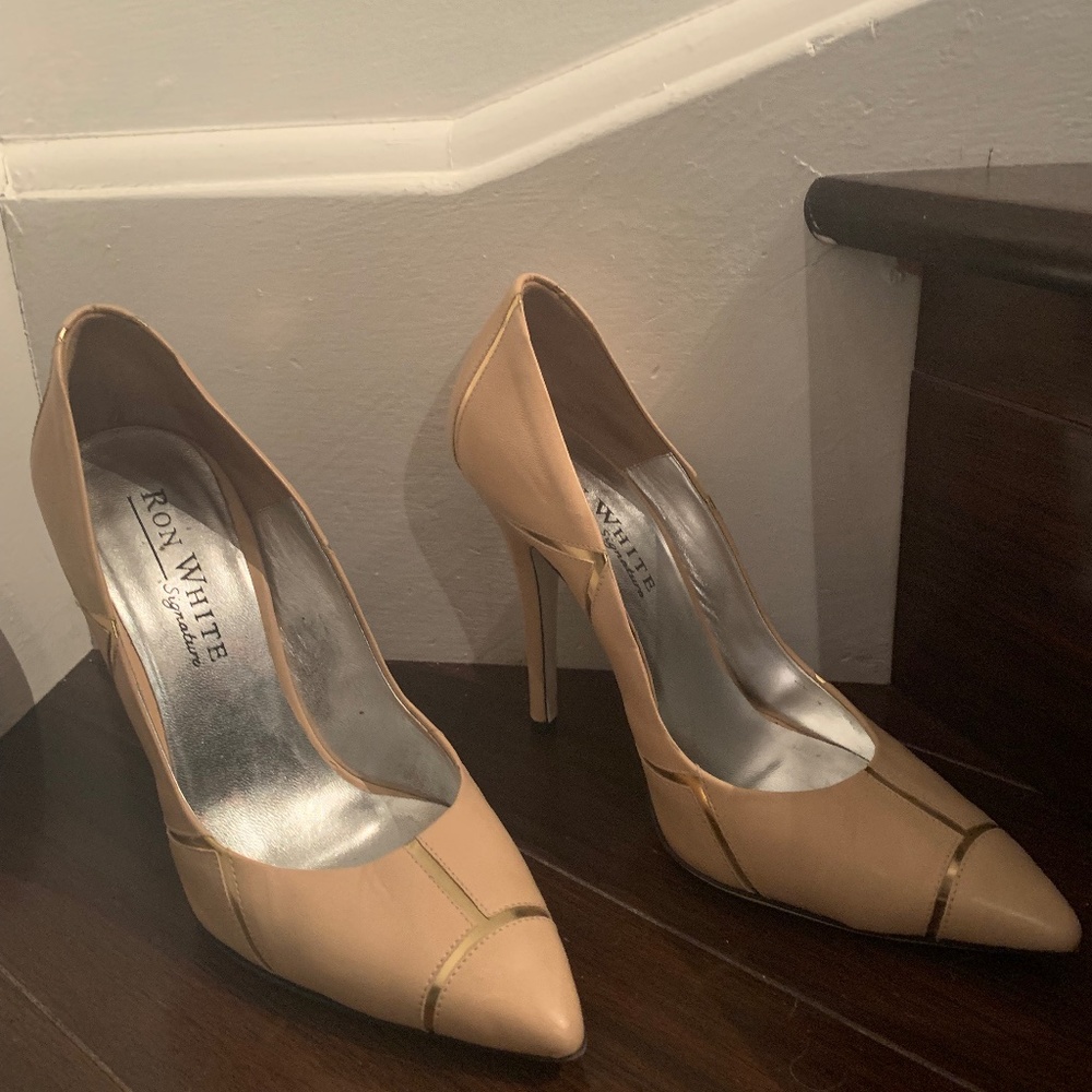 Ron White Blush and Gold Pumps